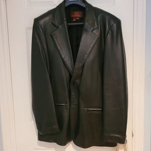 Danier Women’s size 12  leather jacket